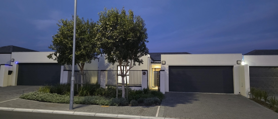 3 Bedroom Property for Sale in Jakarandas Western Cape